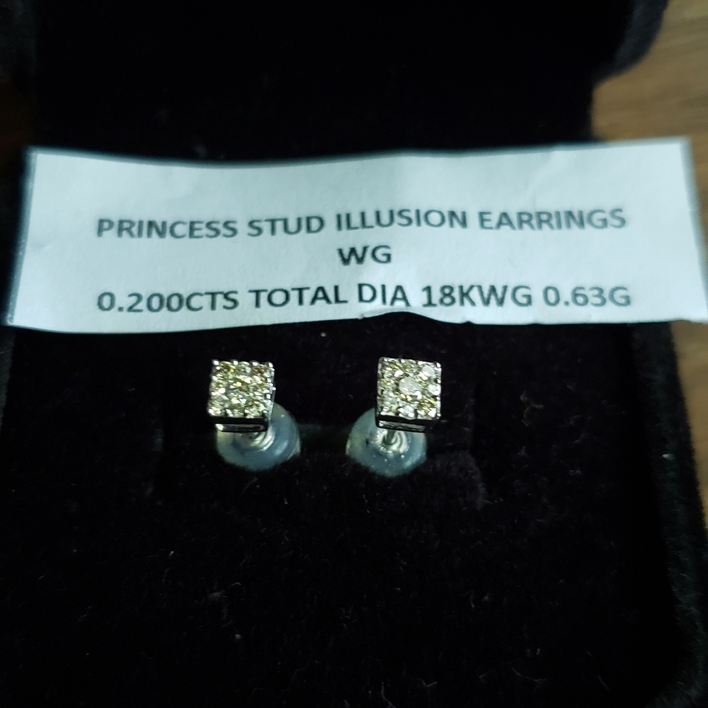 Real 18k Diamond stud Earrings